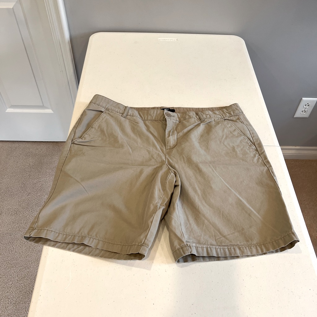 Gap Flat Front 9 Inch Inseam Chino Bermuda Shorts